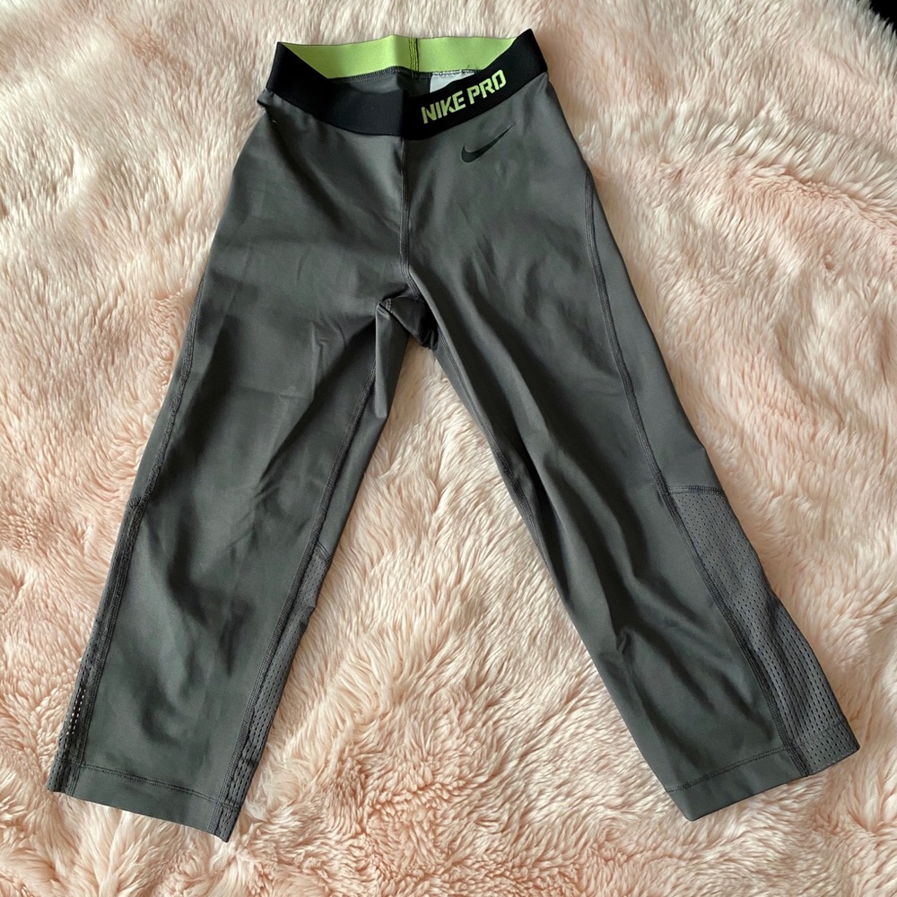 Nike Pro Capri leggings - Picture 2 of 3